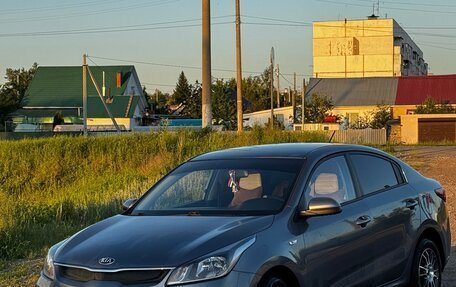 KIA Rio IV, 2018 год, 1 000 000 рублей, 2 фотография
