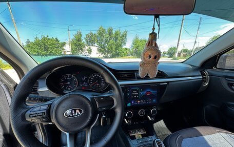 KIA Rio IV, 2018 год, 1 000 000 рублей, 9 фотография