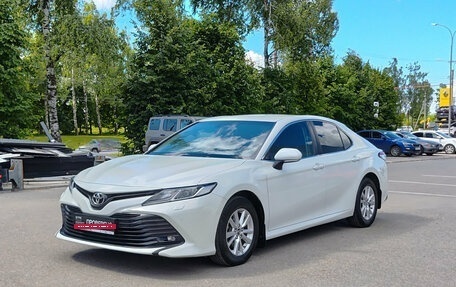 Toyota Camry, 2019 год, 2 490 000 рублей, 1 фотография