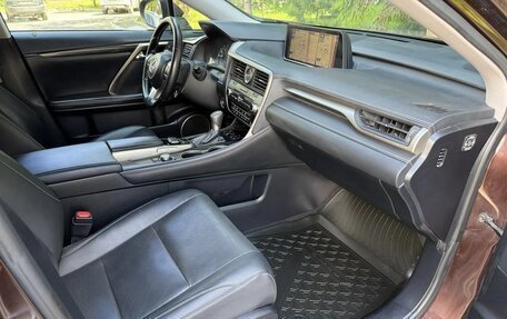Lexus RX IV рестайлинг, 2017 год, 2 999 999 рублей, 19 фотография