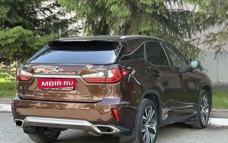 Lexus RX IV рестайлинг, 2017 год, 2 999 999 рублей, 13 фотография