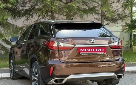 Lexus RX IV рестайлинг, 2017 год, 2 999 999 рублей, 12 фотография