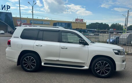 Toyota Land Cruiser 200, 2017 год, 6 100 000 рублей, 4 фотография