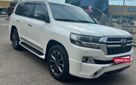 Toyota Land Cruiser 200, 2017 год, 6 100 000 рублей, 3 фотография