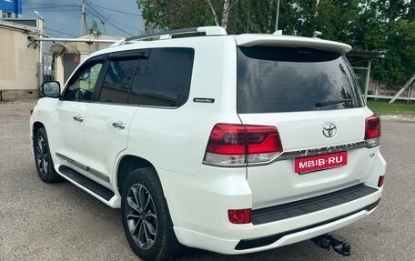 Toyota Land Cruiser 200, 2017 год, 6 100 000 рублей, 6 фотография