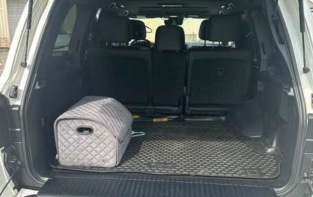 Toyota Land Cruiser 200, 2017 год, 6 100 000 рублей, 19 фотография