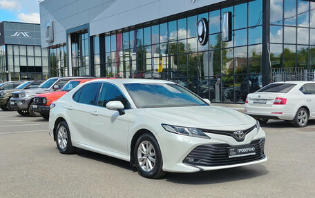 Toyota Camry, 2019 год, 2 490 000 рублей, 3 фотография