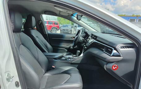 Toyota Camry, 2019 год, 2 490 000 рублей, 13 фотография