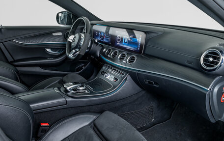 Mercedes-Benz E-Класс, 2019 год, 3 490 000 рублей, 9 фотография