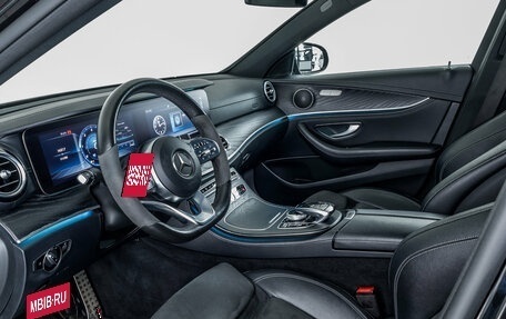 Mercedes-Benz E-Класс, 2019 год, 3 490 000 рублей, 8 фотография