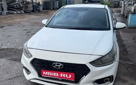 Hyundai Solaris II рестайлинг, 2018 год, 650 000 рублей, 1 фотография