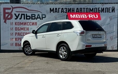 Mitsubishi Outlander III рестайлинг 3, 2013 год, 1 280 000 рублей, 4 фотография