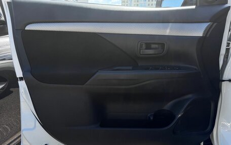 Mitsubishi Outlander III рестайлинг 3, 2013 год, 1 280 000 рублей, 8 фотография