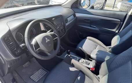 Mitsubishi Outlander III рестайлинг 3, 2013 год, 1 280 000 рублей, 9 фотография