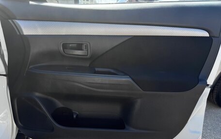 Mitsubishi Outlander III рестайлинг 3, 2013 год, 1 280 000 рублей, 15 фотография