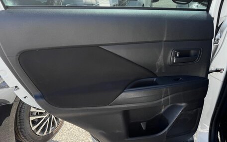 Mitsubishi Outlander III рестайлинг 3, 2013 год, 1 280 000 рублей, 11 фотография