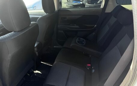 Mitsubishi Outlander III рестайлинг 3, 2013 год, 1 280 000 рублей, 12 фотография