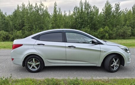 Hyundai Solaris II рестайлинг, 2015 год, 850 000 рублей, 3 фотография