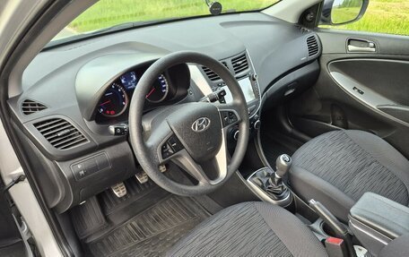 Hyundai Solaris II рестайлинг, 2015 год, 850 000 рублей, 14 фотография