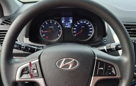 Hyundai Solaris II рестайлинг, 2015 год, 850 000 рублей, 15 фотография