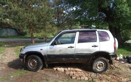 Chevrolet Niva I рестайлинг, 2004 год, 150 000 рублей, 2 фотография
