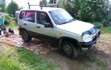 Chevrolet Niva I рестайлинг, 2004 год, 150 000 рублей, 3 фотография