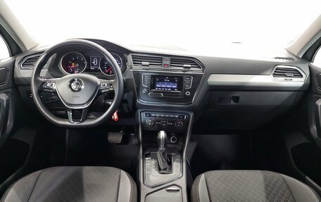 Volkswagen Tiguan II, 2017 год, 1 700 000 рублей, 13 фотография