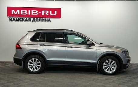 Volkswagen Tiguan II, 2017 год, 1 700 000 рублей, 4 фотография