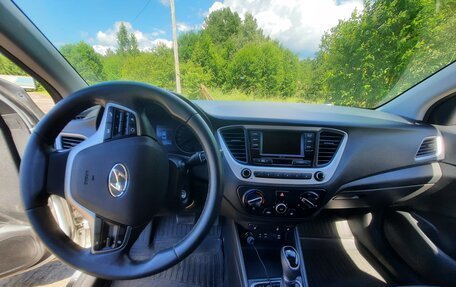 Hyundai Solaris II рестайлинг, 2018 год, 1 200 000 рублей, 9 фотография