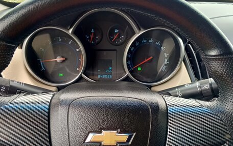 Chevrolet Cruze II, 2013 год, 800 000 рублей, 13 фотография