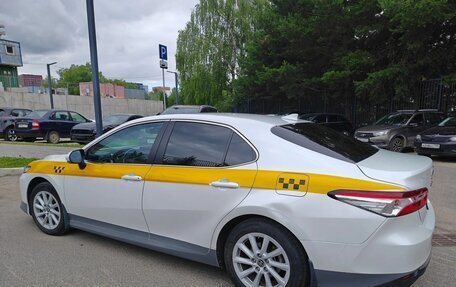 Toyota Camry, 2022 год, 3 100 000 рублей, 6 фотография