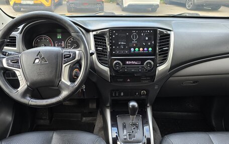 Mitsubishi L200 IV рестайлинг, 2017 год, 2 000 000 рублей, 6 фотография