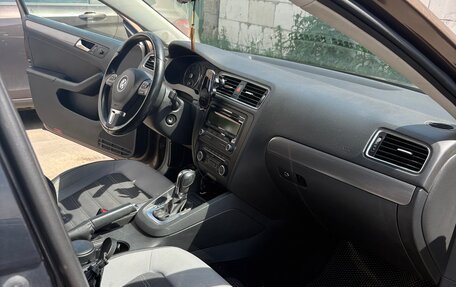 Volkswagen Jetta VI, 2011 год, 915 000 рублей, 6 фотография