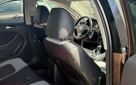 Volkswagen Jetta VI, 2011 год, 915 000 рублей, 7 фотография