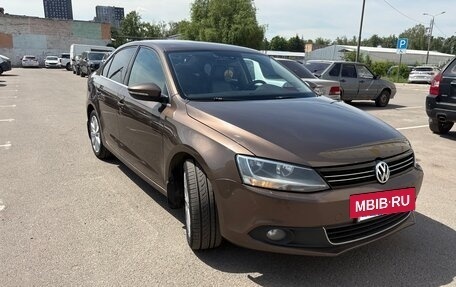Volkswagen Jetta VI, 2011 год, 915 000 рублей, 2 фотография