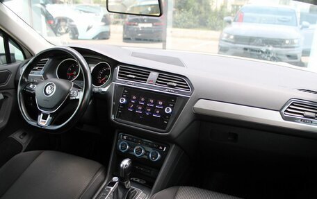 Volkswagen Tiguan II, 2019 год, 2 600 000 рублей, 10 фотография