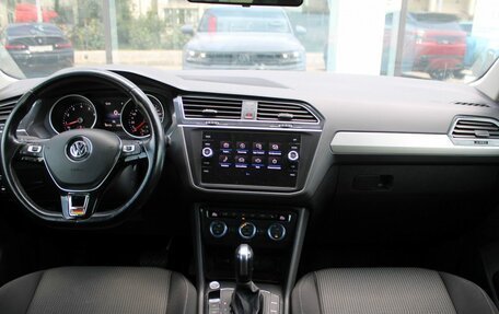 Volkswagen Tiguan II, 2019 год, 2 600 000 рублей, 11 фотография