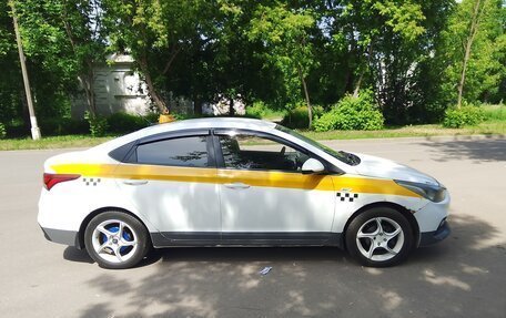 Hyundai Solaris II рестайлинг, 2018 год, 500 000 рублей, 2 фотография