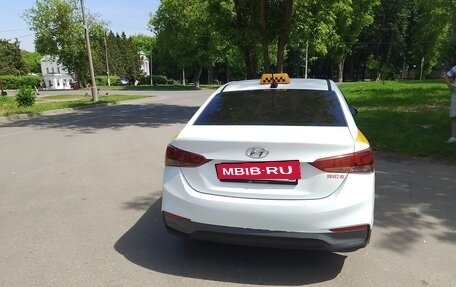 Hyundai Solaris II рестайлинг, 2018 год, 500 000 рублей, 3 фотография