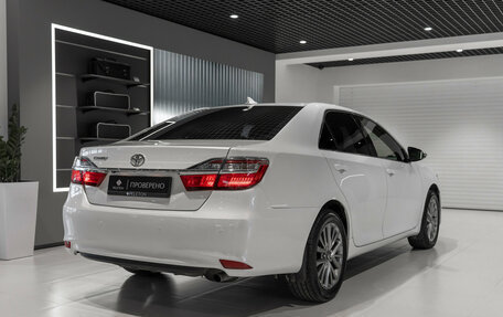 Toyota Camry, 2017 год, 1 890 000 рублей, 5 фотография