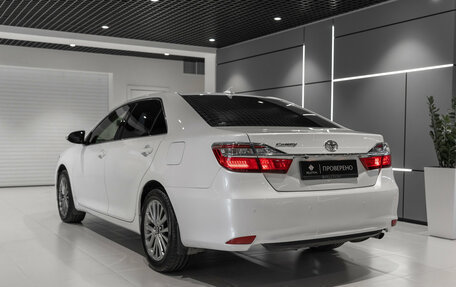 Toyota Camry, 2017 год, 1 890 000 рублей, 4 фотография