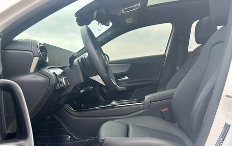 Mercedes-Benz A-Класс, 2023 год, 2 190 000 рублей, 10 фотография