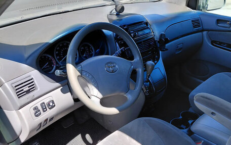Toyota Sienna II рестайлинг, 2004 год, 1 200 000 рублей, 13 фотография