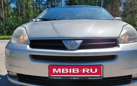 Toyota Sienna II рестайлинг, 2004 год, 1 200 000 рублей, 3 фотография