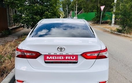 Toyota Camry, 2019 год, 1 950 000 рублей, 4 фотография