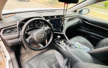 Toyota Camry, 2019 год, 1 950 000 рублей, 7 фотография