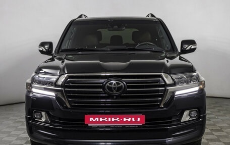 Toyota Land Cruiser 200, 2018 год, 6 899 000 рублей, 3 фотография