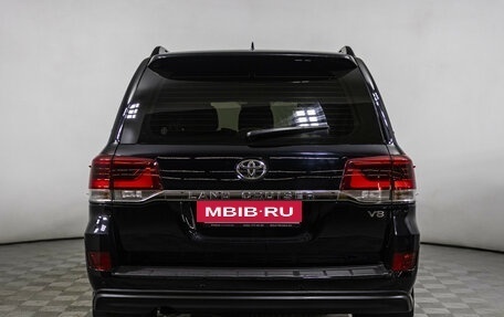 Toyota Land Cruiser 200, 2018 год, 6 899 000 рублей, 7 фотография