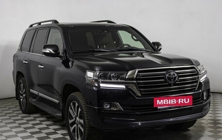 Toyota Land Cruiser 200, 2018 год, 6 899 000 рублей, 4 фотография
