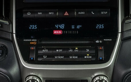 Toyota Land Cruiser 200, 2018 год, 6 899 000 рублей, 18 фотография